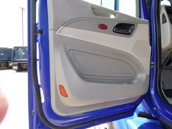 2022 Peterbilt 579