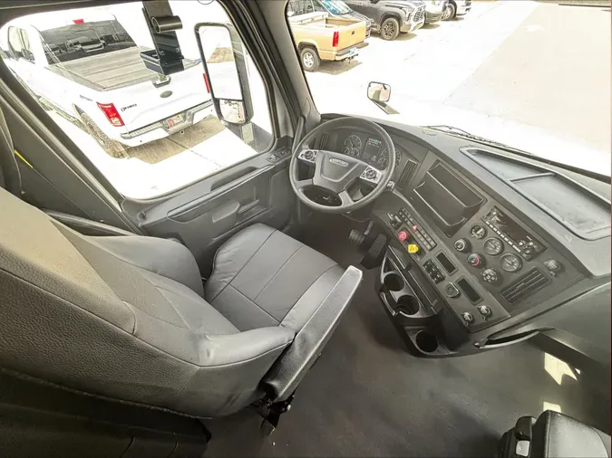 2023 Freightliner Cascadia 126