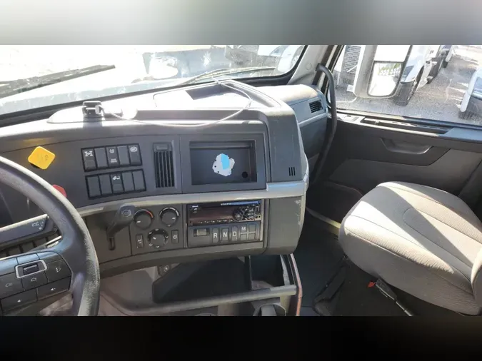 2019 Volvo VNL300