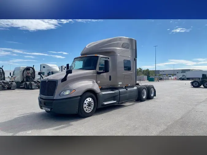 2022 International LT