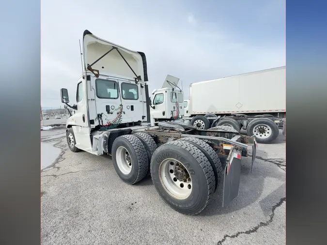 2017 FREIGHTLINER/MERCEDES CASCADIA 125