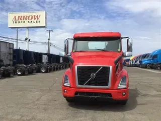 2023 VOLVO VNR300
