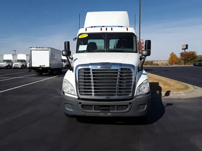 2017 FREIGHTLINER/MERCEDES CASCADIA 125