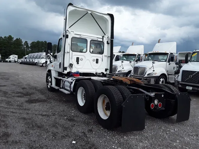 2017 FREIGHTLINER/MERCEDES CASCADIA 125