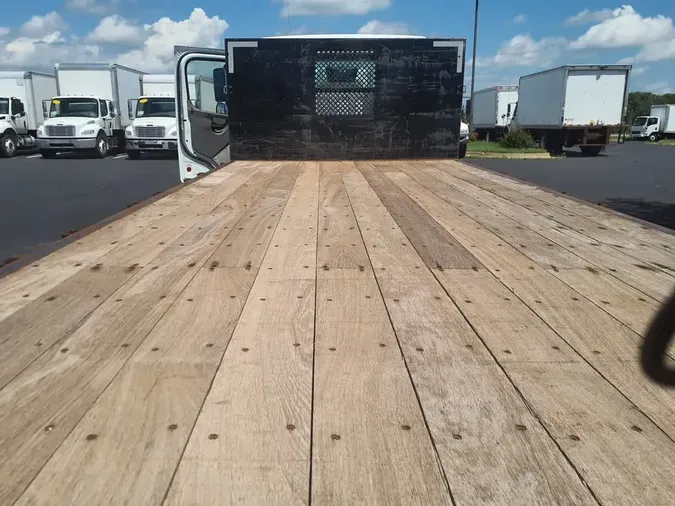 2019 FREIGHTLINER M2 106