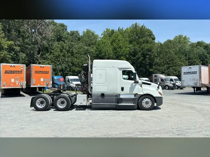 2021 Freightliner Cascadia 12675610a85f74c453842b96f93c2a32743