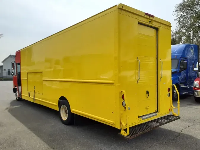 2017 FRTLR CUSTOM CHASSIS CORP MT-55 WALK-IN