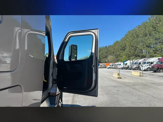 2024 Freightliner Cascadia 126