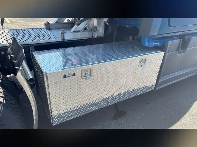2021 FREIGHTLINER CA126