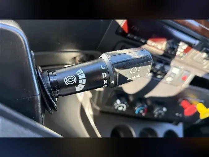 2019 INTERNATIONAL RH613