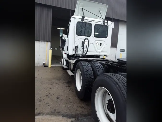 2019 FREIGHTLINER/MERCEDES NEW CASCADIA PX12664