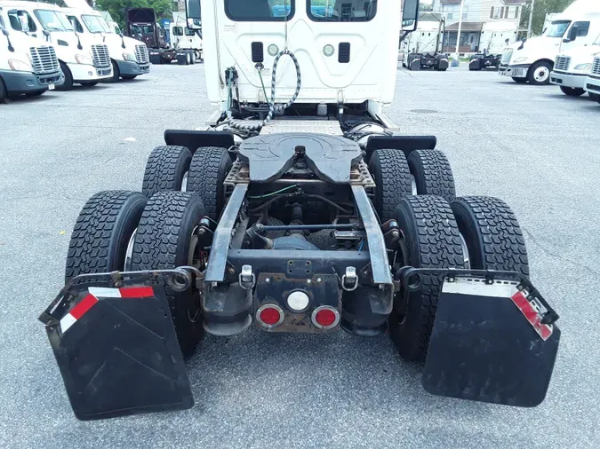 2016 FREIGHTLINER/MERCEDES CASCADIA 125