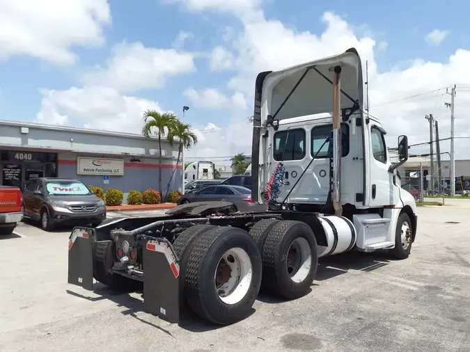 2019 FREIGHTLINER NEW CASCADIA PX12664