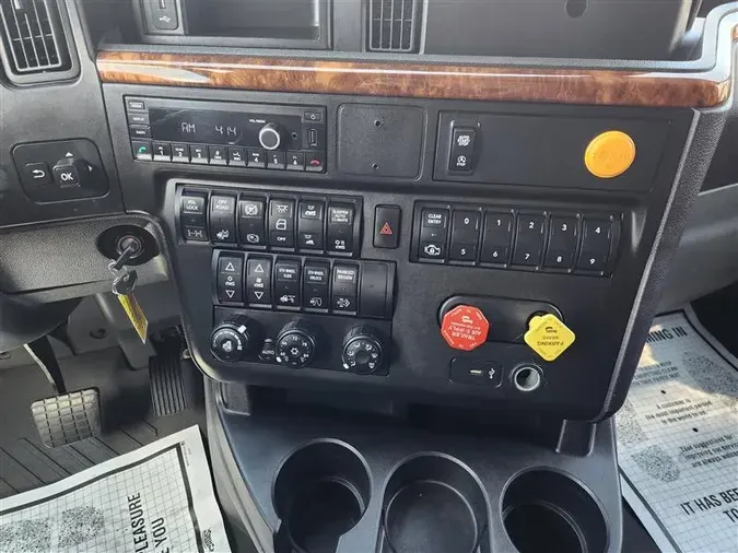 2022 INTERNATIONAL LT625