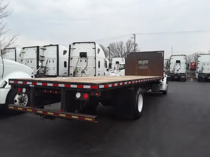 2017 FREIGHTLINER/MERCEDES M2 106