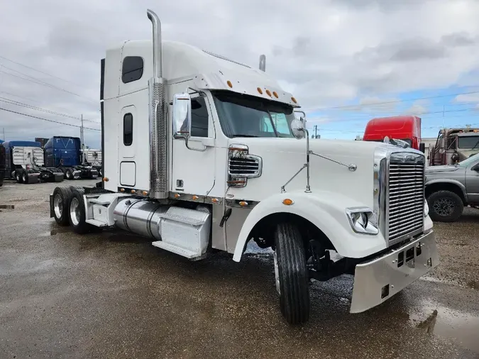 2016 FREIGHTLINER Coronado 132