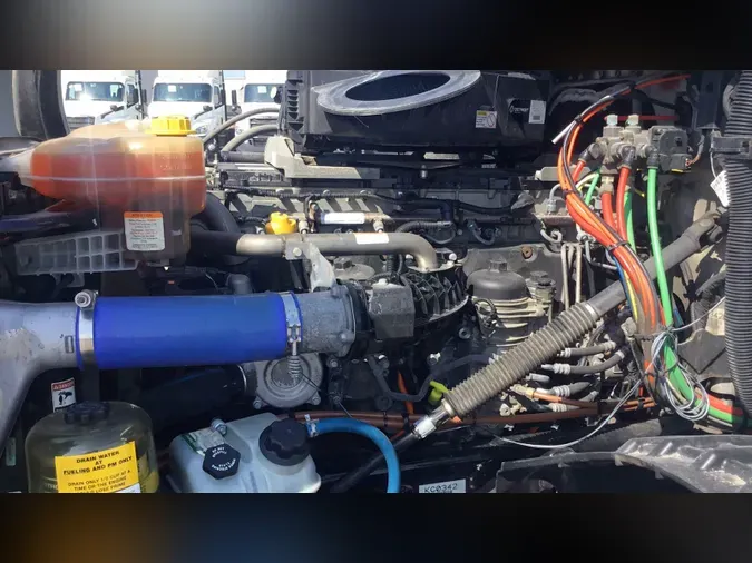 2020 Freightliner Cascadia 126