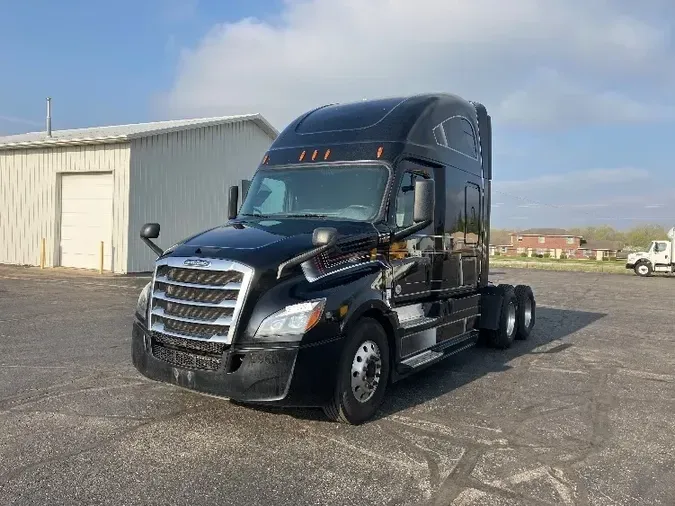 2019 Freightliner T12664ST