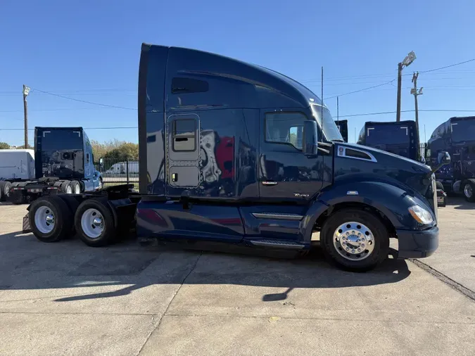 2022 Kenworth T680