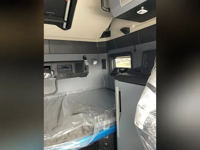 2026 MACK Pioneer 76" High Roof