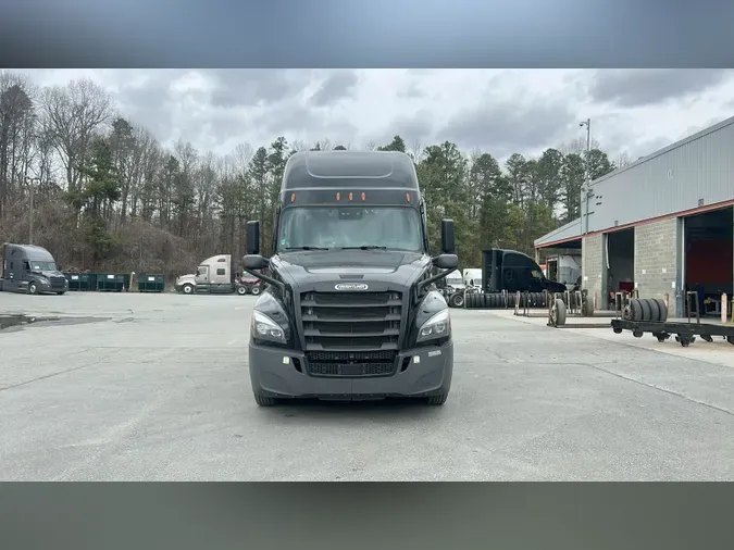 2023 Freightliner Cascadia 126