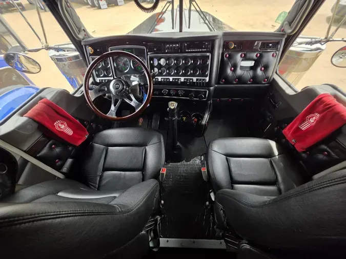 2024 Kenworth W9007584e34ef8c32ceb35c3f414a54571bc