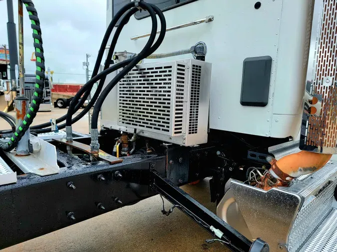 2020 Peterbilt 5677586cfc9377a217d09f1123de76adede