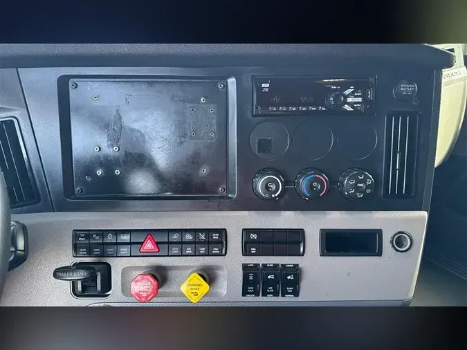 2020 FREIGHTLINER CA126