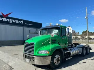 2017 Mack CXU613