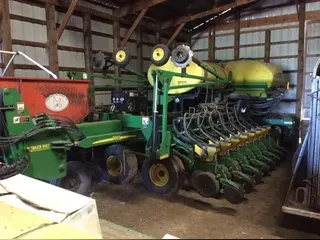 2009 John Deere DB44