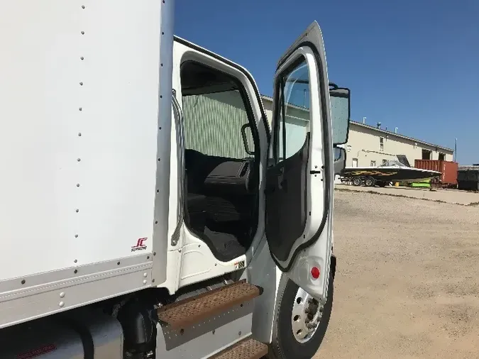 2017 Freightliner M2