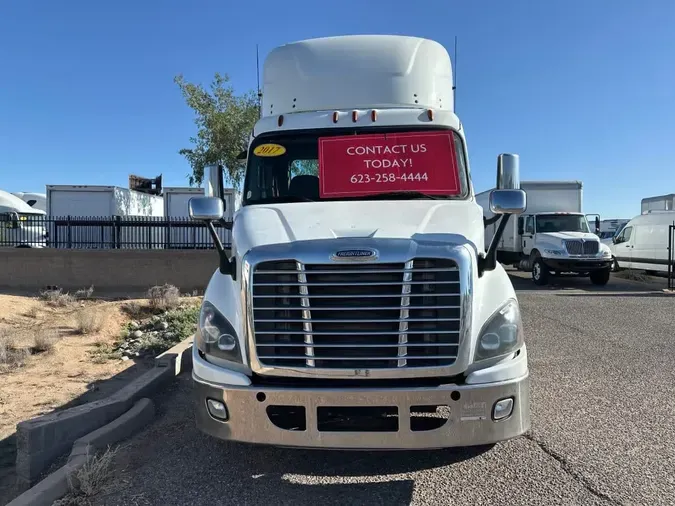 2017 FREIGHTLINER CASCADIA 113
