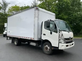 2017 HINO TRUCK 195