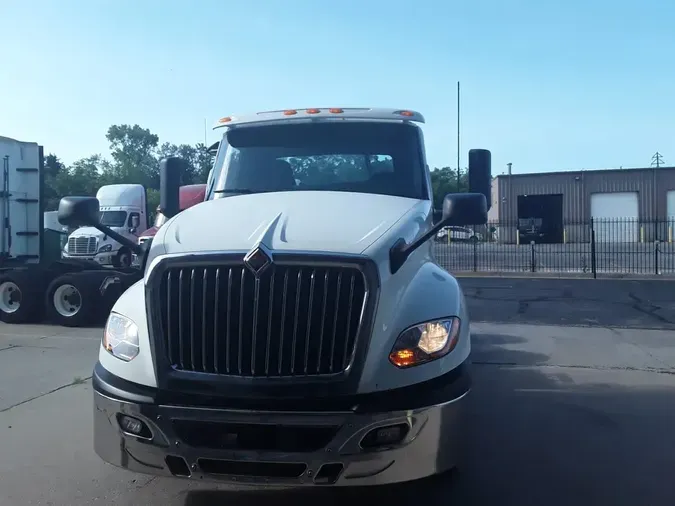 2019 NAVISTAR INTERNATIONAL LT625 DAYCAB T/A