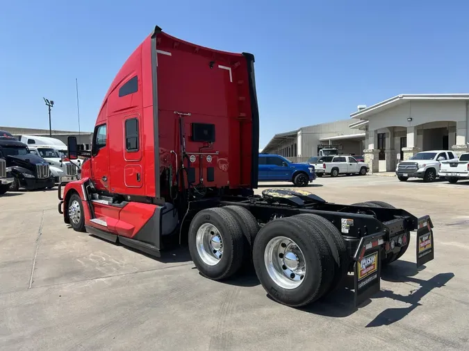 2024 Kenworth T680