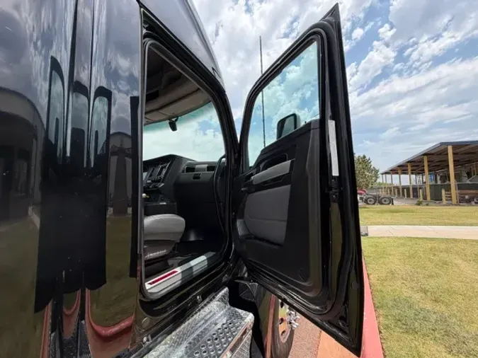 2022 KENWORTH T680759df790bedb22eab6023e78bd2f7b32