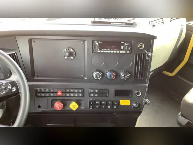 2025 Freightliner Cascadia 126
