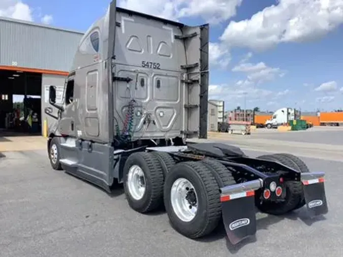 2023 Freightliner Cascadia