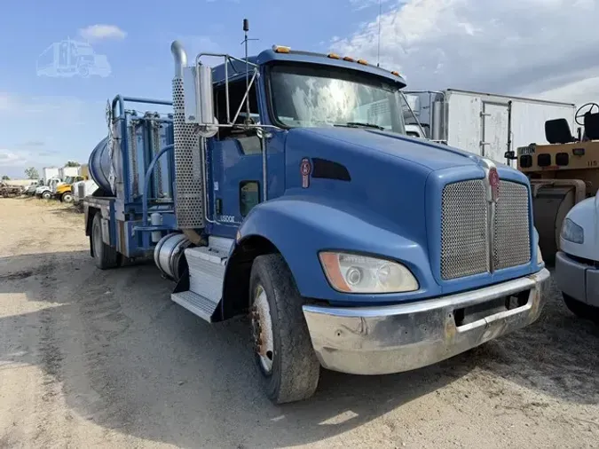 2011 KENWORTH T37075a43ab6f76bfcb74ee6a0faec37cc2a