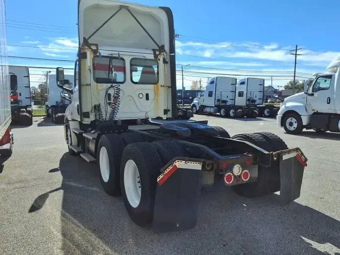 2019 FREIGHTLINER/MERCEDES NEW CASCADIA PX12664