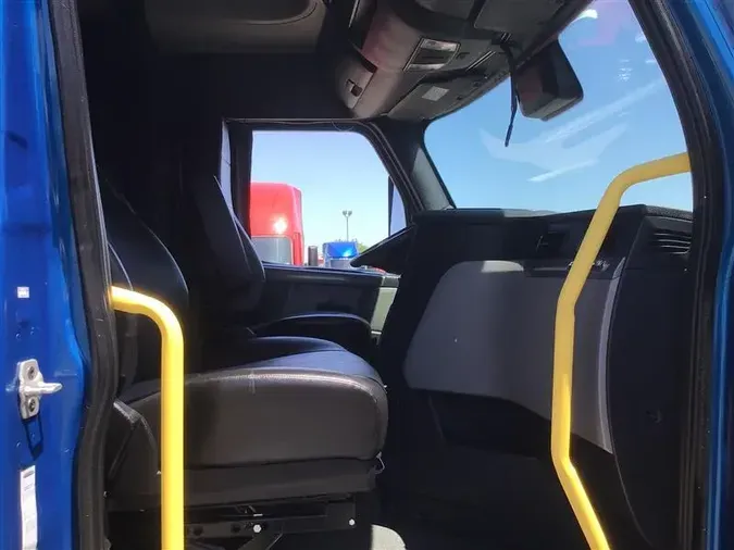 2021 FREIGHTLINER CA126