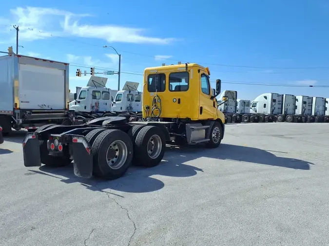 2020 FREIGHTLINER/MERCEDES NEW CASCADIA 116