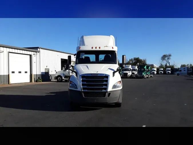 2020 Freightliner Cascadia 126