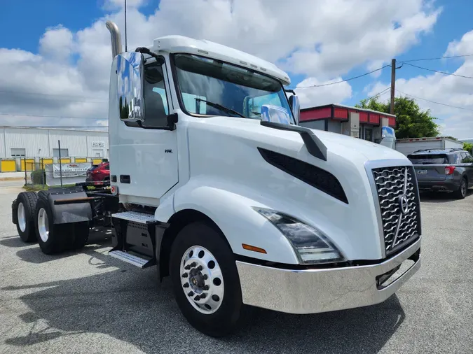 2019 VOLVO VNL64TRACTOR