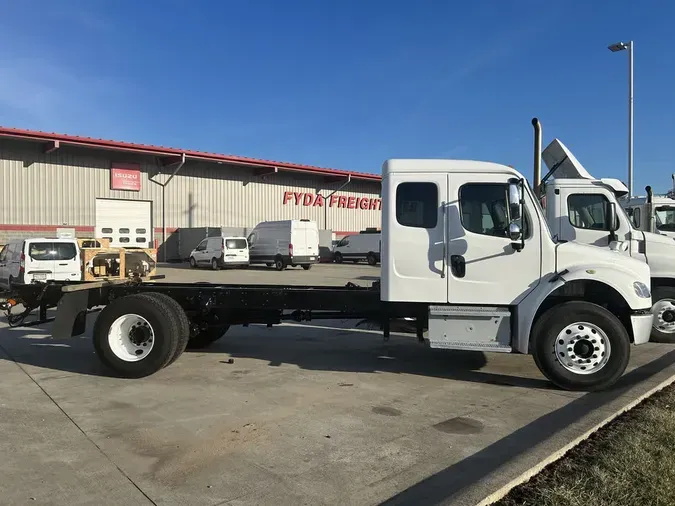 2019 Freightliner M2 106