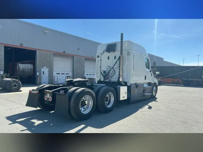 2021 Freightliner Cascadia 126