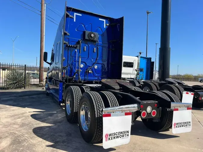2022 Freightliner Cascadia