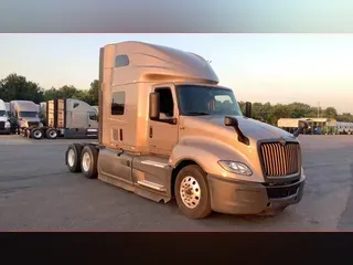 2022 International LT