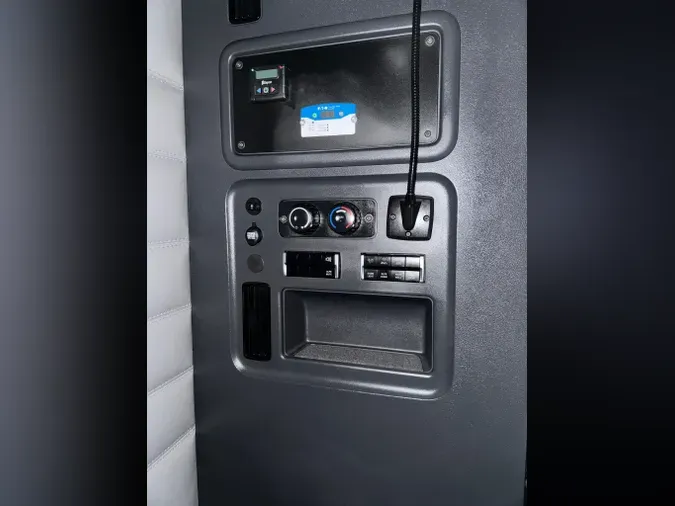 2022 FREIGHTLINER Cascadia 126