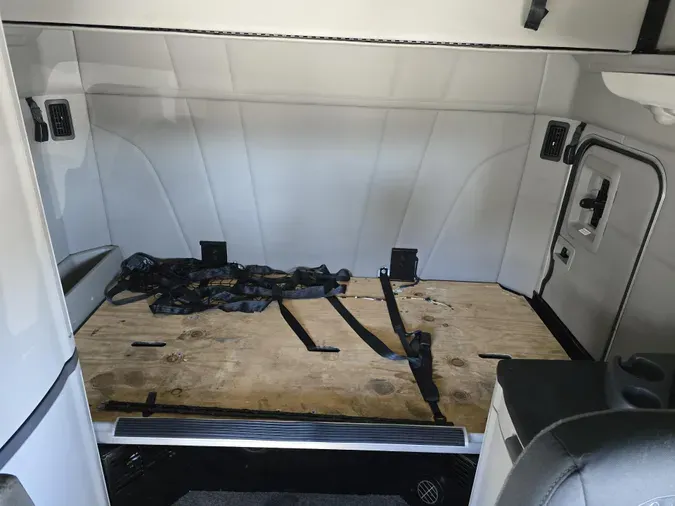 2022 Peterbilt 57975b58a34d9280033aea950695465f750